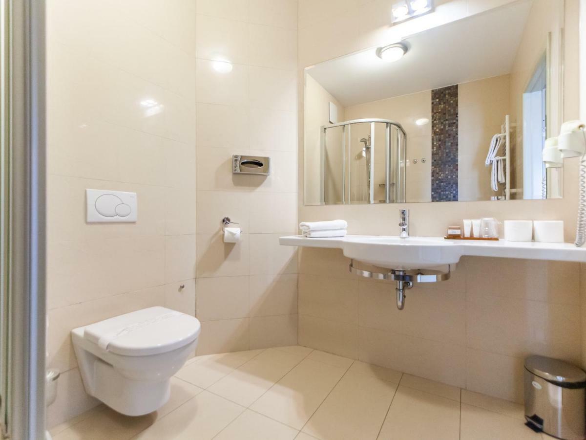 Apartament Hotelowy Delux W Kolobrzegu Ul Kosciuszki 16 Pobyt 7 Nocy 20 Procent Rabatu ,4 Dni 10 Procent Rabatu Extérieur photo